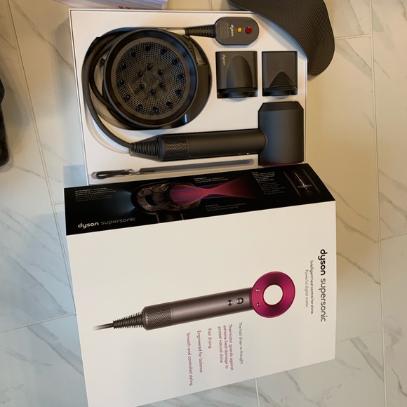 Dyson supersonic hair dryer - Picture 4 of 6